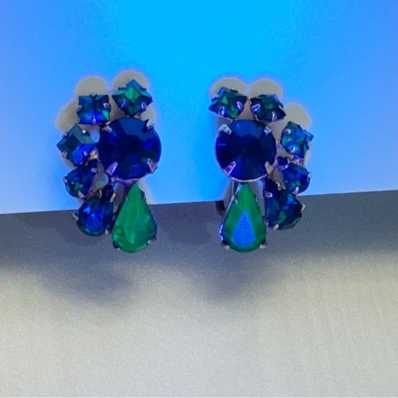 Beautiful Uranium Crystal Rhinestone Emerald Green Clip On Earrings Vintage - Picture 5 of 14
